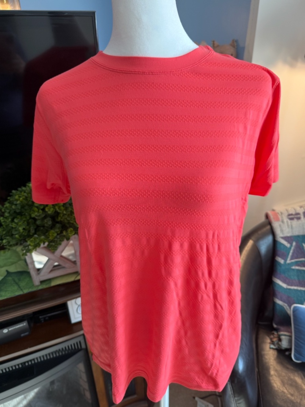 NWT - DSG Movement Seamless Tee Women's Cabana Coral - Size M